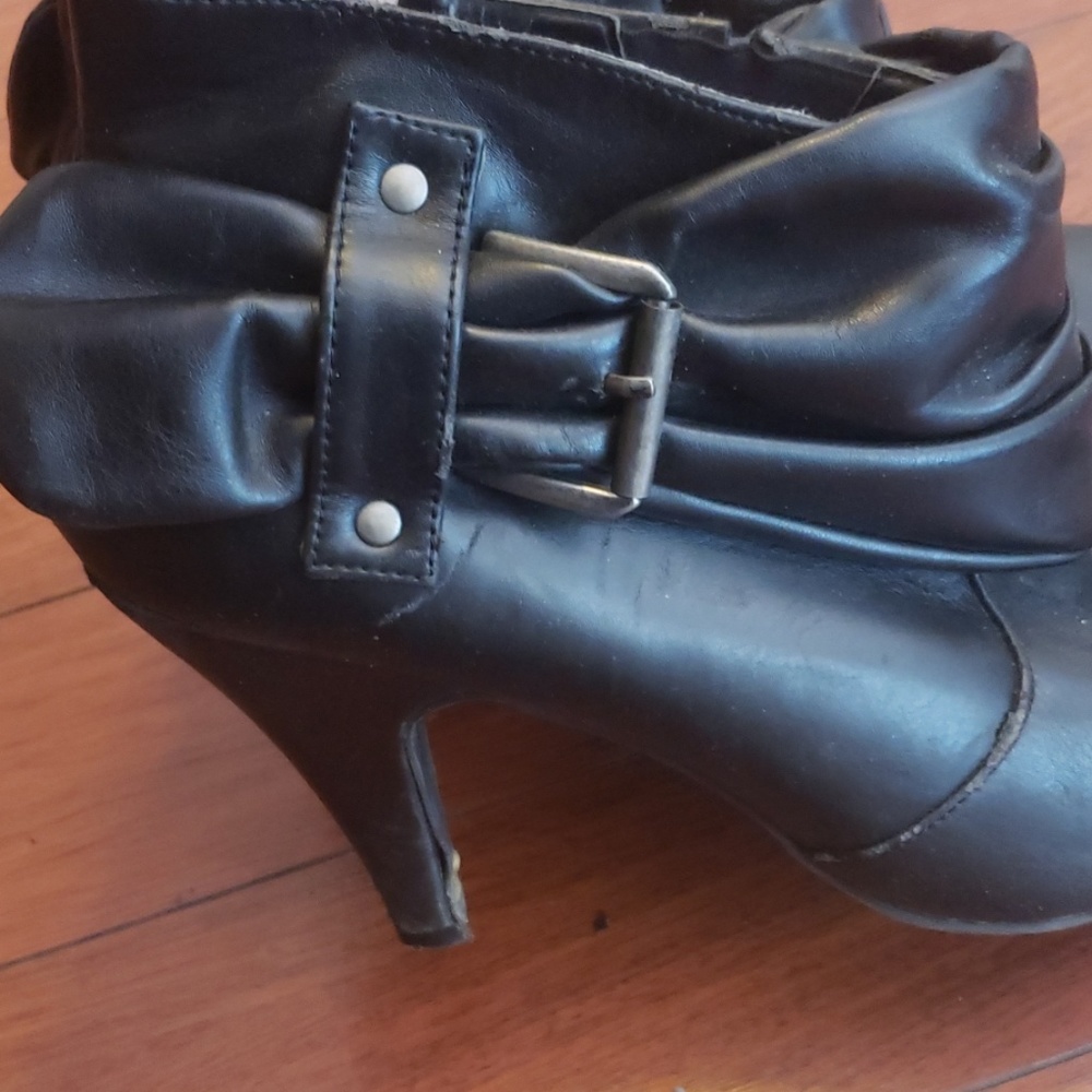 Booties - Picture 4 of 5